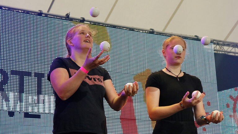 Foto: Herzenssache Herzenssache beim Fernsehen Familienfest in Heilbronn (Foto: Herzenssache)