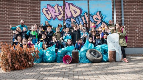Kinder und Jugendliche aus dem Projekt Clean Up (Foto: Herzenssache)
