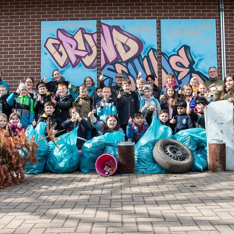 Kinder und Jugendliche aus dem Projekt Clean Up (Foto: Herzenssache)