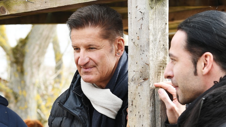 Foto: SWR Hartmut Engler und Bülent Ceylan beim Projektbesuch (Foto: SWR)