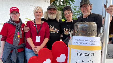 Foto: Herzenssache Spendenübergabe von Schmied Jürgen Berens und Team an Herzenssache e.V. (Foto: Herzenssache )