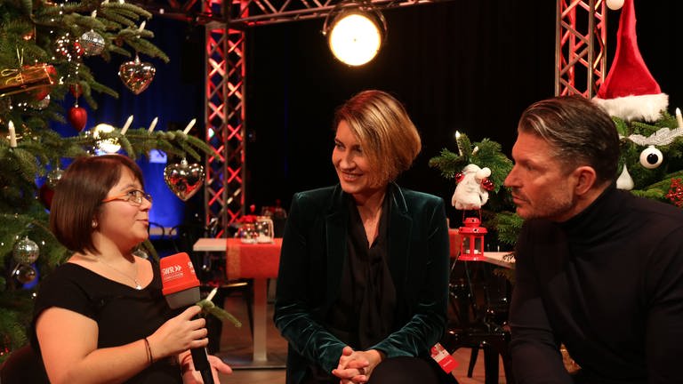 Hardy Krüger jun. und seine Frau Alice im Backstage-Interview (Foto: SWR, Michelle Habermehl)