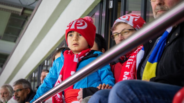 Lotto RLP lädt Herzenssache-Kids zum Mainz 05 Spiel ein (Foto: Herzenssache)