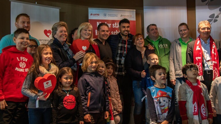 Lotto RLP lädt Herzenssache-Kids zum Mainz 05 Spiel ein (Foto: Herzenssache)