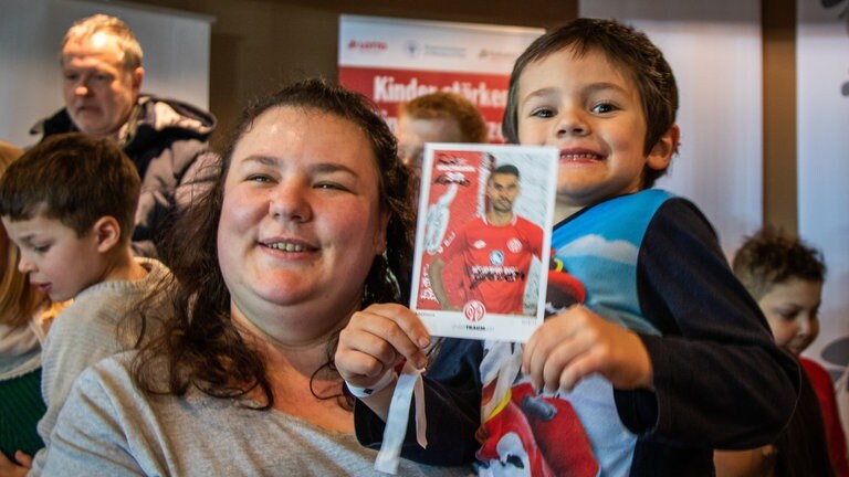 Lotto RLP lädt Herzenssache-Kids zum Mainz 05 Spiel ein (Foto: Herzenssache)