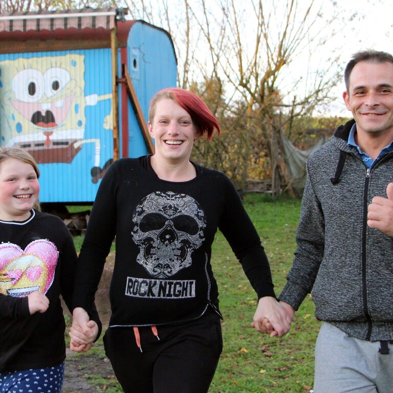 neue Familie mit Anna (Foto: SWR)