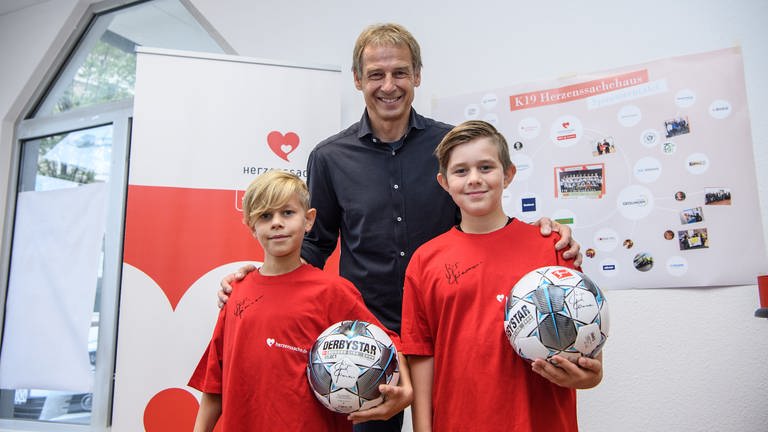 Jürgen Klinsmann besucht K19 Herzenssache Kinderhaus 
