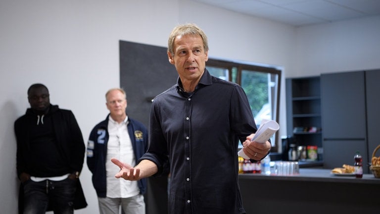 Jürgen Klinsmann besucht K19 Herzenssache Kinderhaus  (Foto: Markus Gilliar (GES-Sportfoto) )