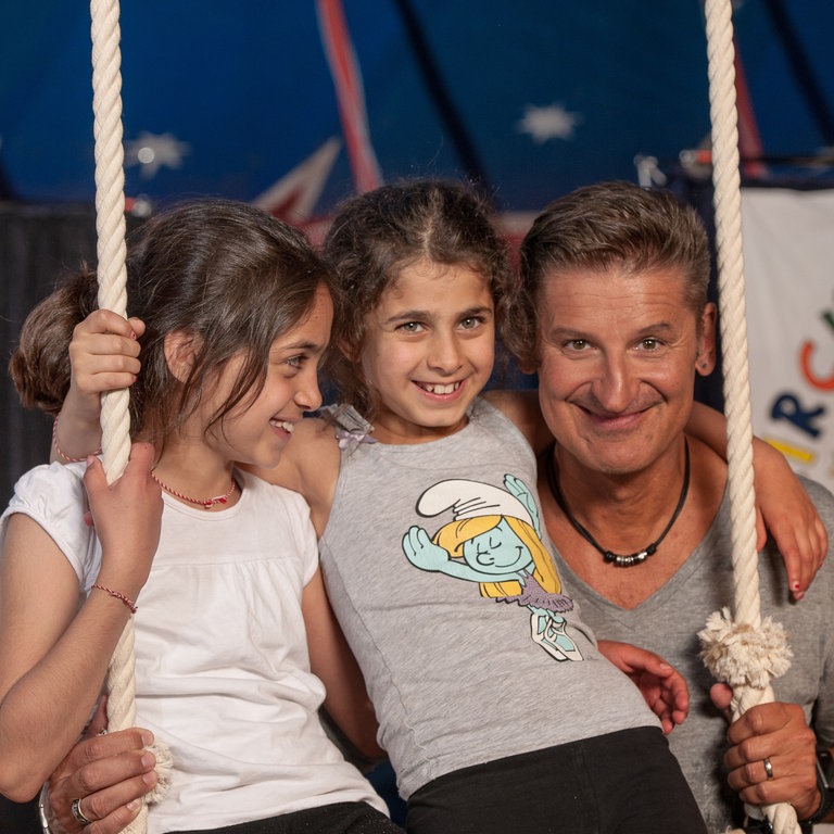 Hartmut Engler besucht Zirkus Pimparello (Foto: Carsten Costard)