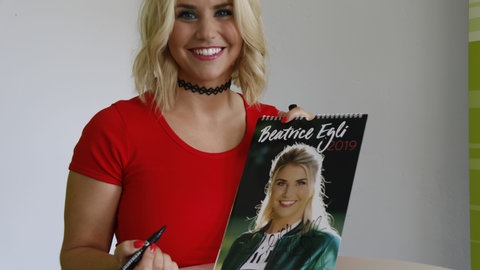 Foto: Herzenssache Beatrice Egli versteigert Fanpaket für Herzenssache (Foto: Herzenssache)
