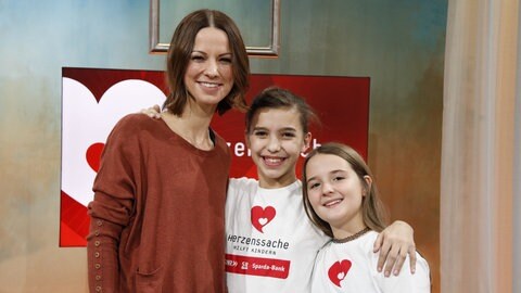 Foto: Herzenssache Christina Stürmer trifft Herzenssache-Kids (Foto: Herzenssache)