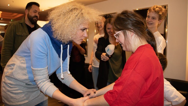 Foto: Herzenssache "Musical in Concert"-Darsteller treffen Herzenssache-Projekt (Foto: Herzenssache)