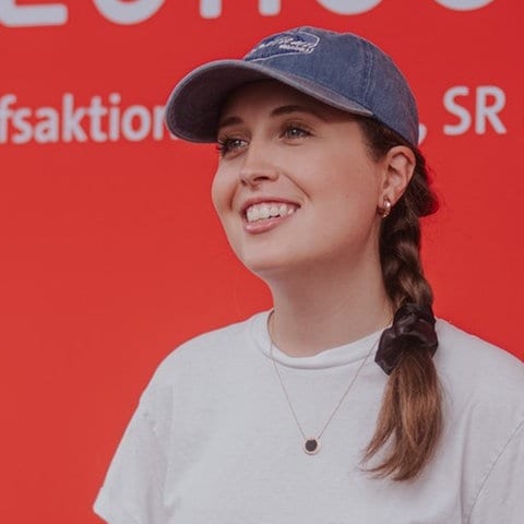 Alice Merton mit Herz (Foto: SWR, Ronny Zimmermann)