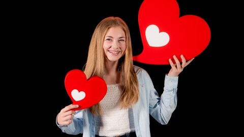 Foto: Eigentart Filmproduktion Laila Zielger mit Herz (Foto: Eigentart Filmproduktion)