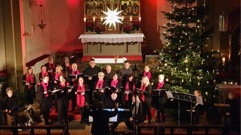 Kirchchorn Obergimpern bei einem Konzert in der katholischen Kirche Herz Jesu in Bad Rappenau (Foto: Kirchenchor Obergimpern) Kirchchorn Obergimpern bei einem Konzert in der katholischen Kirche Herz Jesu in Bad Rappenau